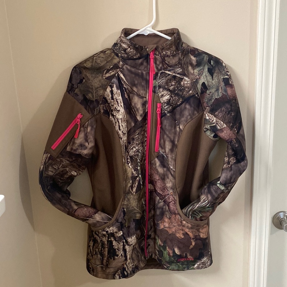 Cabela's Herter's Women's Softshell Jacket - Mossy Oak Country size medium